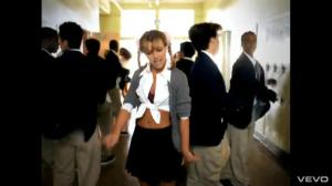 Foto: Music video by Britney Spears performing ...Baby One More Time. (C) 1998-2003 Zomba Records. VEVO/BRITNEYSPEARS