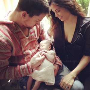 El actor Channing Tatum publicó en Twitter una foto de el compartiendo con su hija y esposa durante el Día de los Padres.