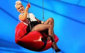 P!nk (Picture from her Official facebook fan page https://www.facebook.com/pink)