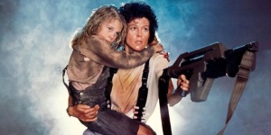 Sigourney Weaver interpretando a Ellen Ripley en Alien 2